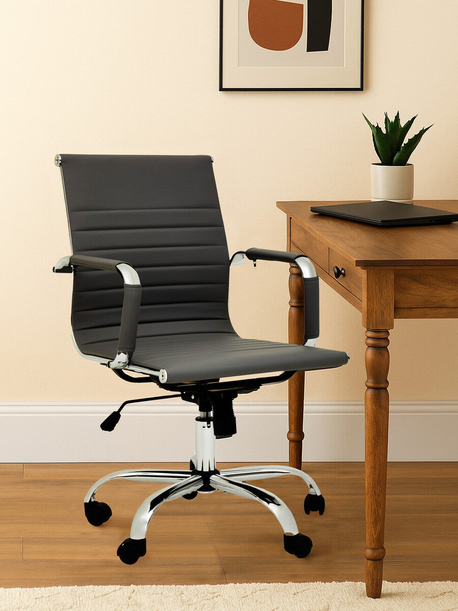 Black Low-Back Office Chair with Chrome Base – Minimal Workspace Seating with Clean Lines
