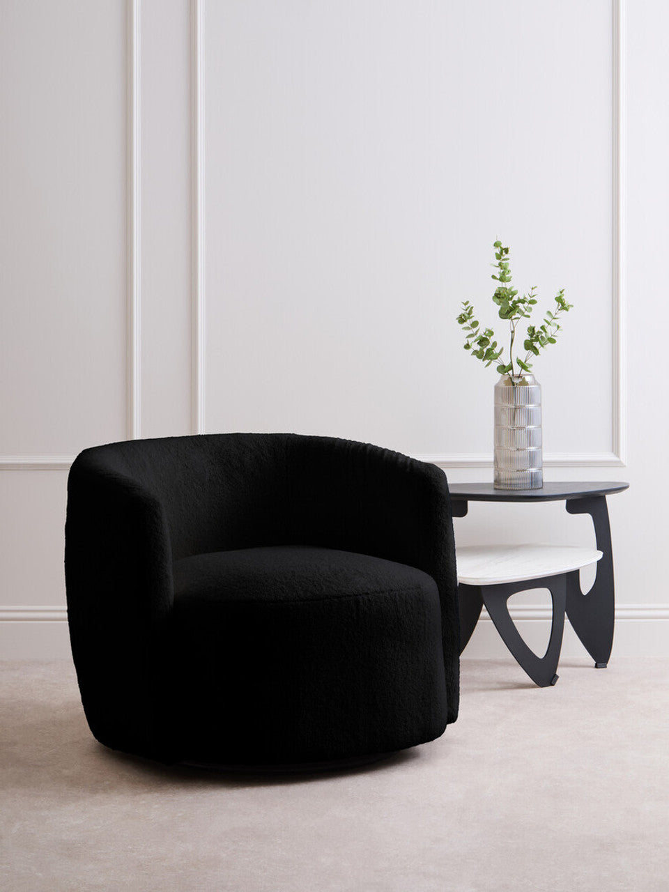 Black Bouclé Swivel Lounge Chair – Curved Sculptural Seating for Design-Led Workspaces
